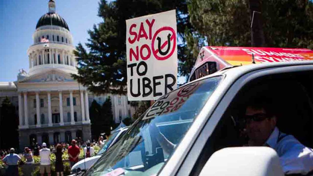 Los taxistas protestan en el Capitolio del Estado en Sacramento