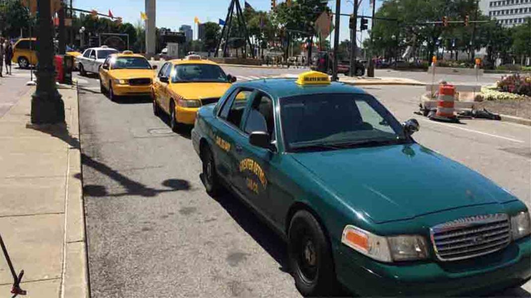 Los taxistas de Míchigan protestan contra Uber en Detroit