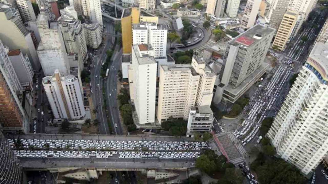 Los taxistas bloquean el centro de Sao Paulo el 9 de septiembre de 2015