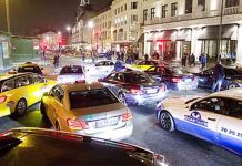 Los taxistas de Copenhague detienen el tráfico para protestar contra Uber Los taxistas de Copenhague detienen el tráfico para protestar contra Uber