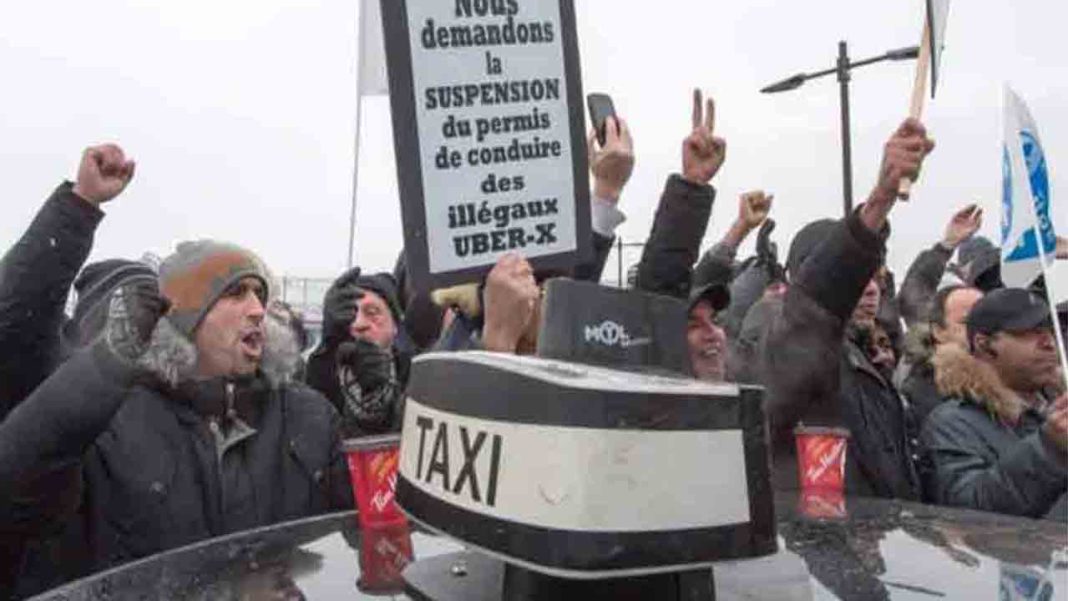 Manifestación contra Uber en el aeropuerto Pierre Elliott Trudeau de Montreal
