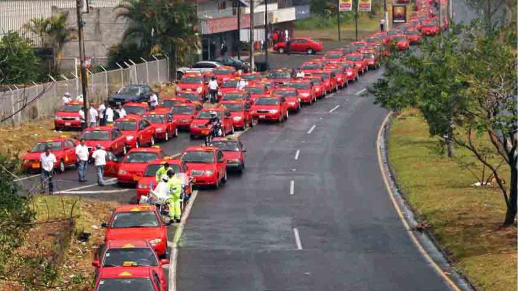 Los taxistas de Costa Rica organizan una protesta nacional contra Uber