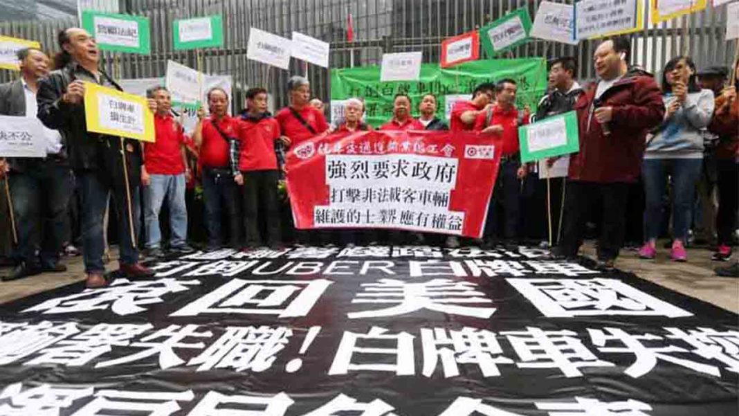 Los taxistas de Hong Kong protestan contra Uber