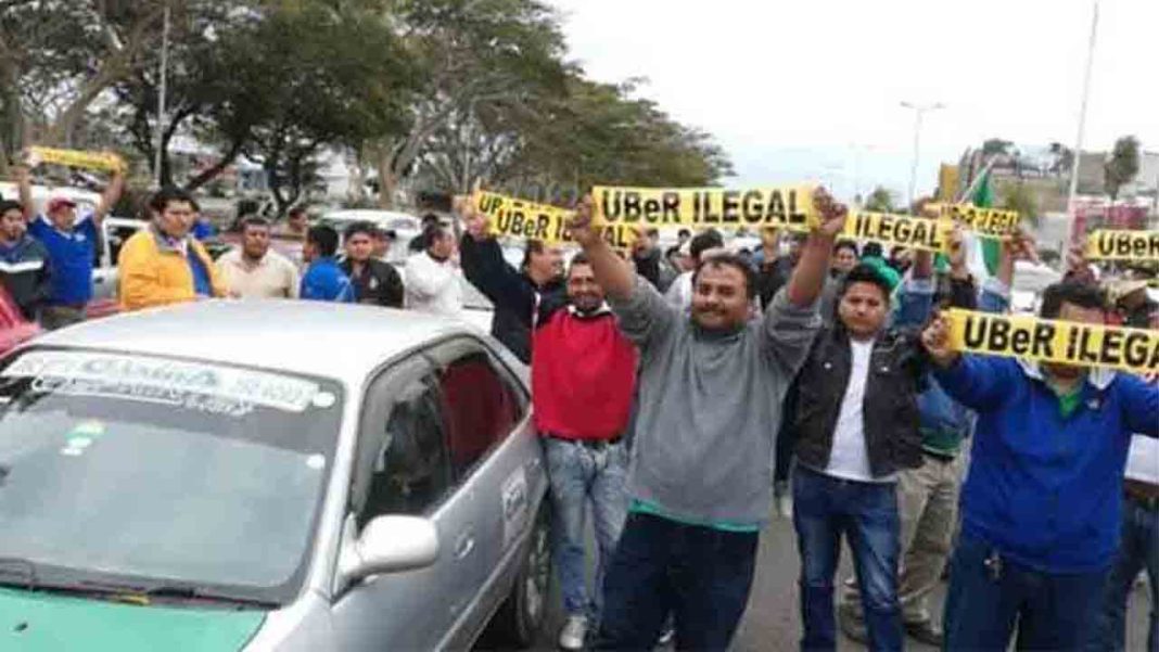 Los taxistas bolivianos protestan en Santa Cruz contra Uber