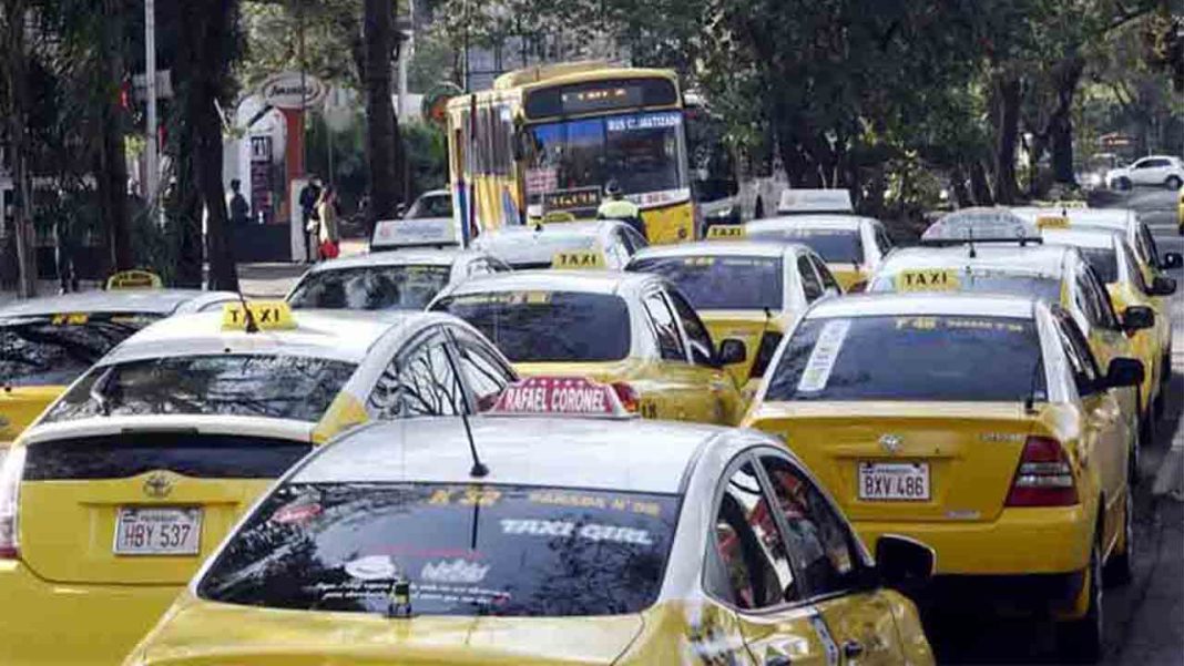 Los taxistas de Paraguay exigen la regulación de Uber y Muv