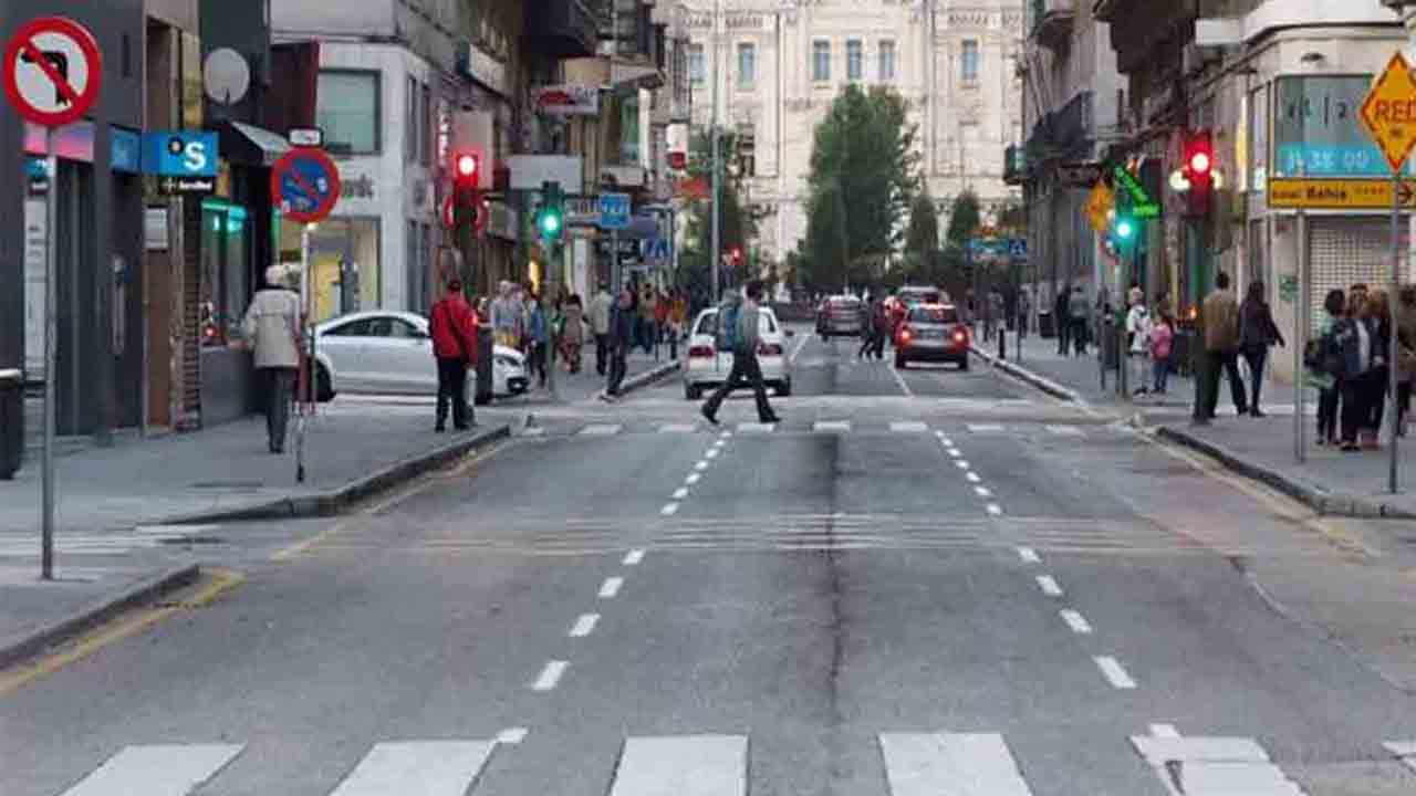 Suprimida la parada de taxi de la calle Isabel II en Santander por obras