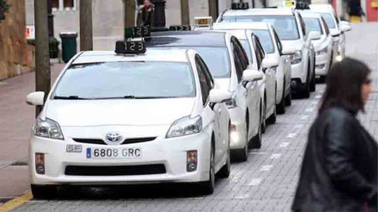 Oviedo concede 32 nuevos carnets de taxista