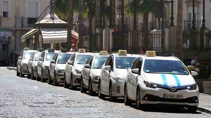 Adelante Huelva llevará al pleno del Ayuntamiento la ordenanza del taxi