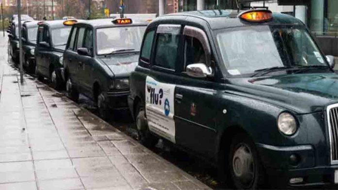 El Ayuntamiento de Nottingham instalará cargadores inalámbricos para los taxis