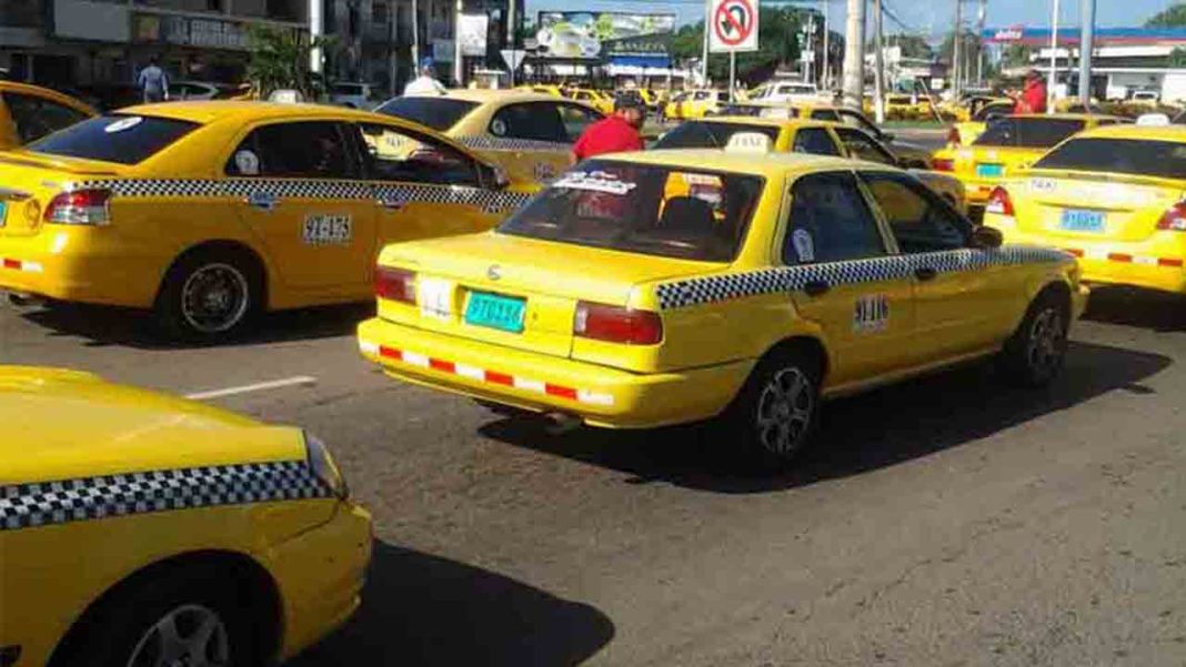 Los taxistas de Panamá se manifiestan contra Uber en Veraguas