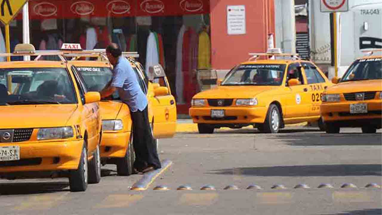 Los taxistas mexicanos se manifiestan contra Uber en Oaxaca