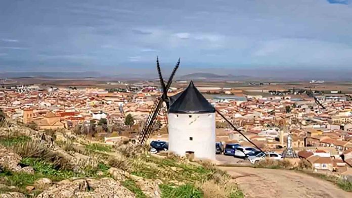 El alcalde de Montán exige a la Diputación de Castellón las ayudas para el taxi rural