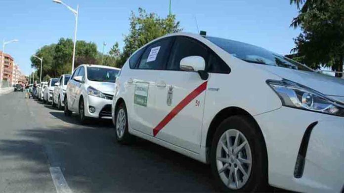 La Junta de Castilla-La Mancha y el taxi avanzan en la nueva Ley del Transporte