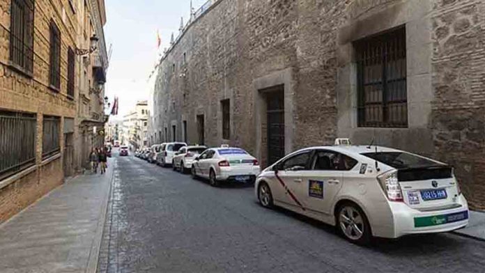 Los taxis de Toledo están todos sin trabajo debido al coronavirus