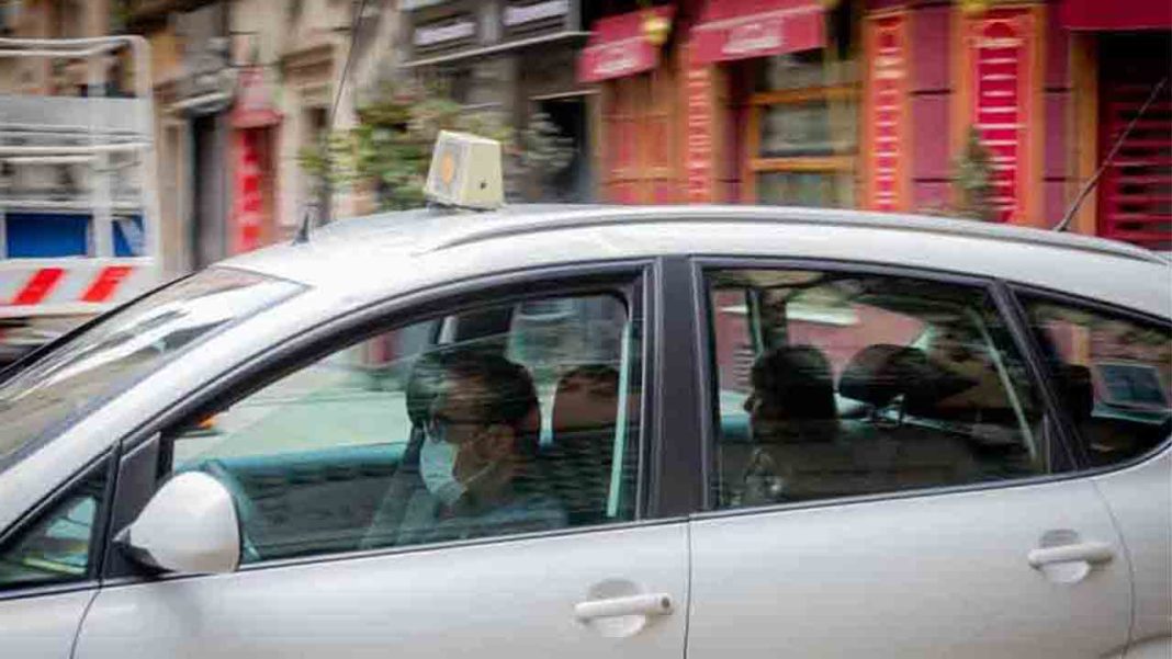 Los taxistas de Zaragoza recuperan sus tarifas, excepto los viajes a un euro para mayores