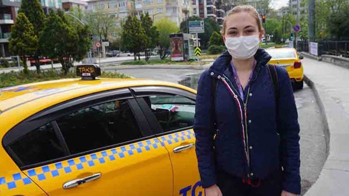 Comienza el transporte gratuito en taxi para los sanitarios en Turquía