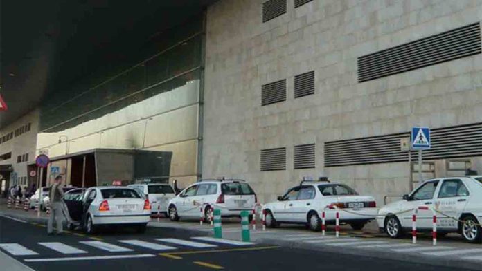 El Ayuntamiento concede una ayuda de 1.400 euros para cada taxista de La Laguna