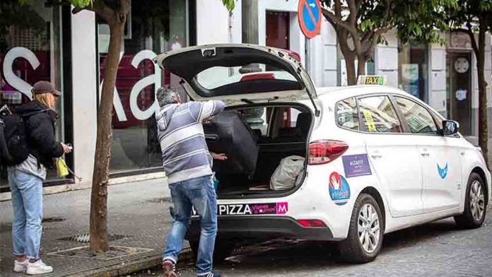 El taxi de Cádiz sufre pérdidas del 85% desde que comenzó el estado de alarma