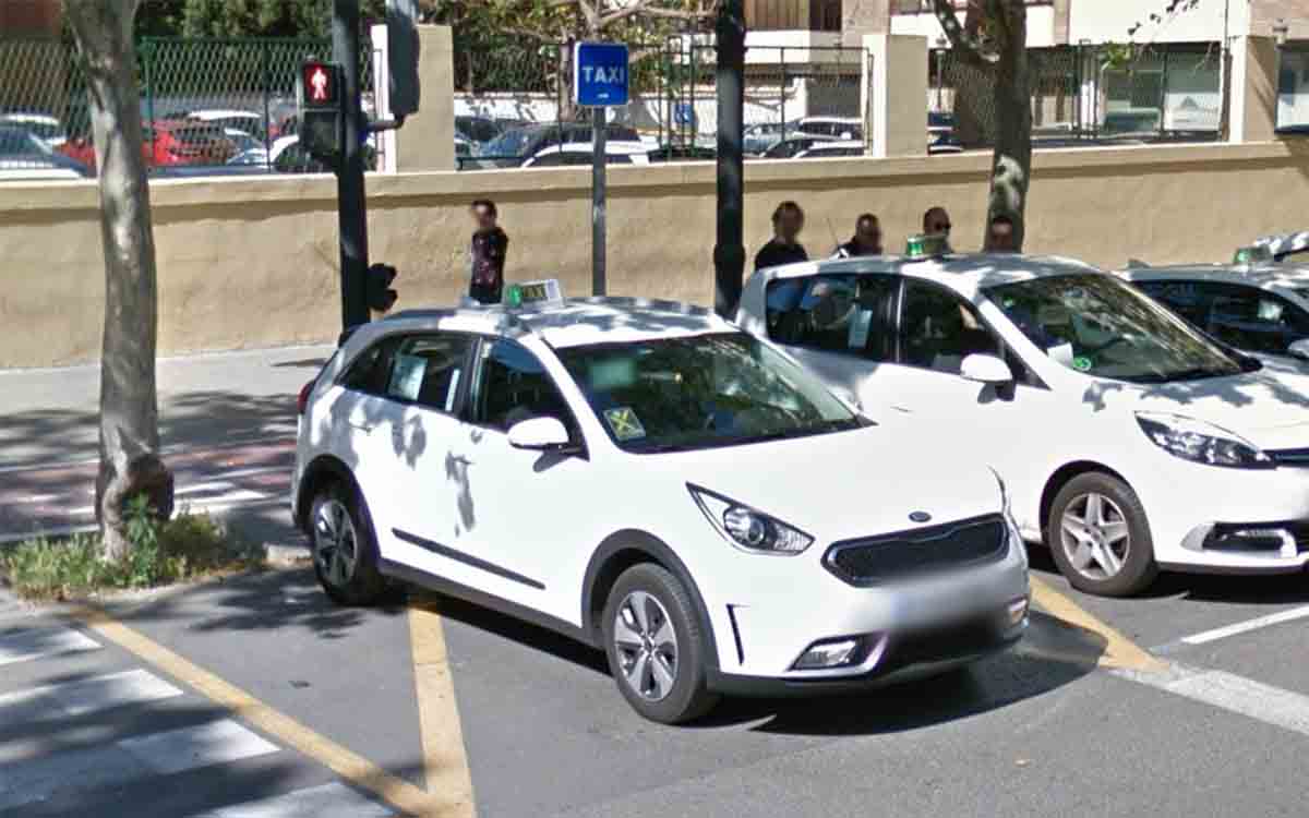 El taxi de València lleva realizados más de 1.000 servicios a personal sanitario
