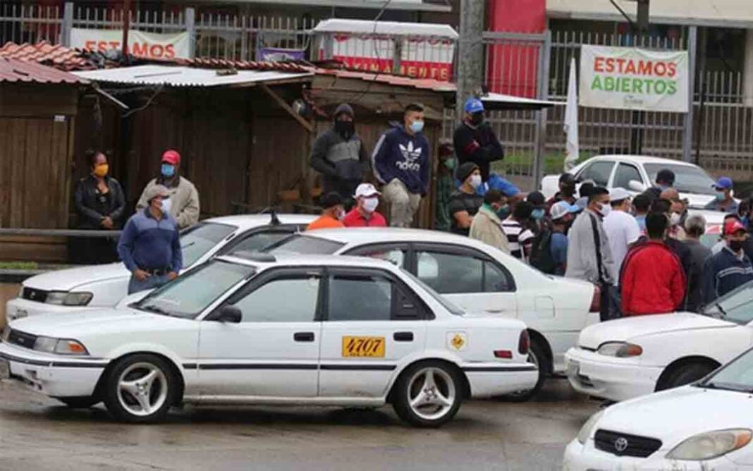 Los taxistas de Honduras piden volver a la actividad para poder comer