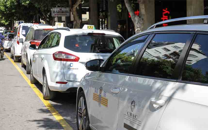 Se suspende en Ibiza la prórroga de licencias estacionales de taxi