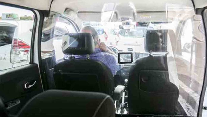 València comprará 4.700 mamparas protectoras para los taxis