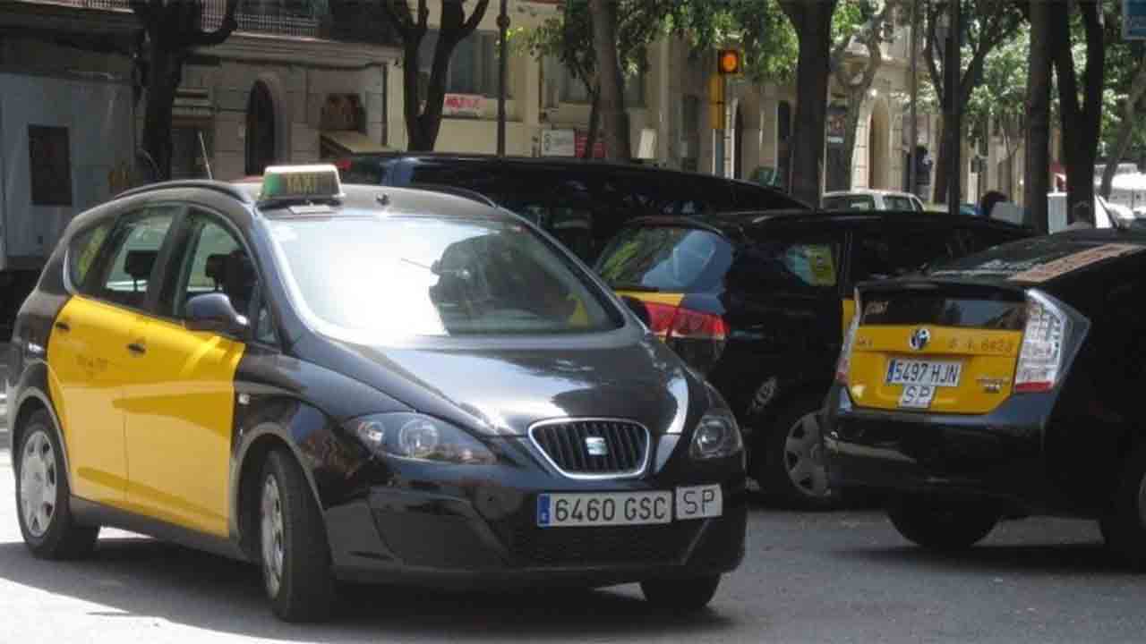 Los taxistas de Barcelona avisan: Las movilizaciones van a ser duras
