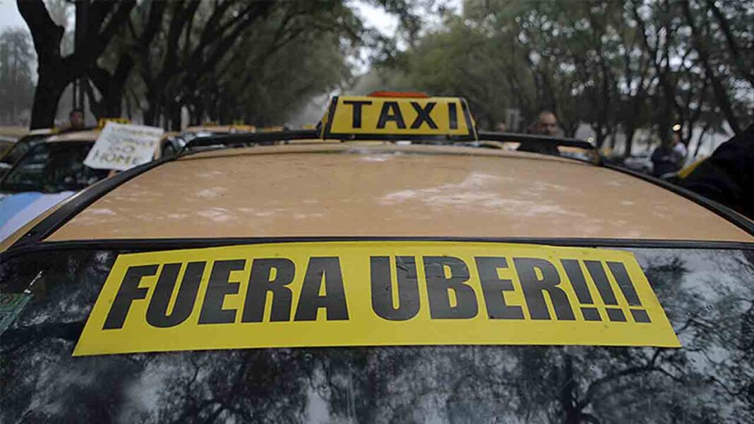 Argentina Anti-Uber: Alerta y movilización de los taxistas por el supuesto aval de funcionamiento