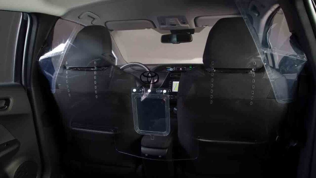 Toyota diseña una pantalla de seguridad para el interior de los taxis