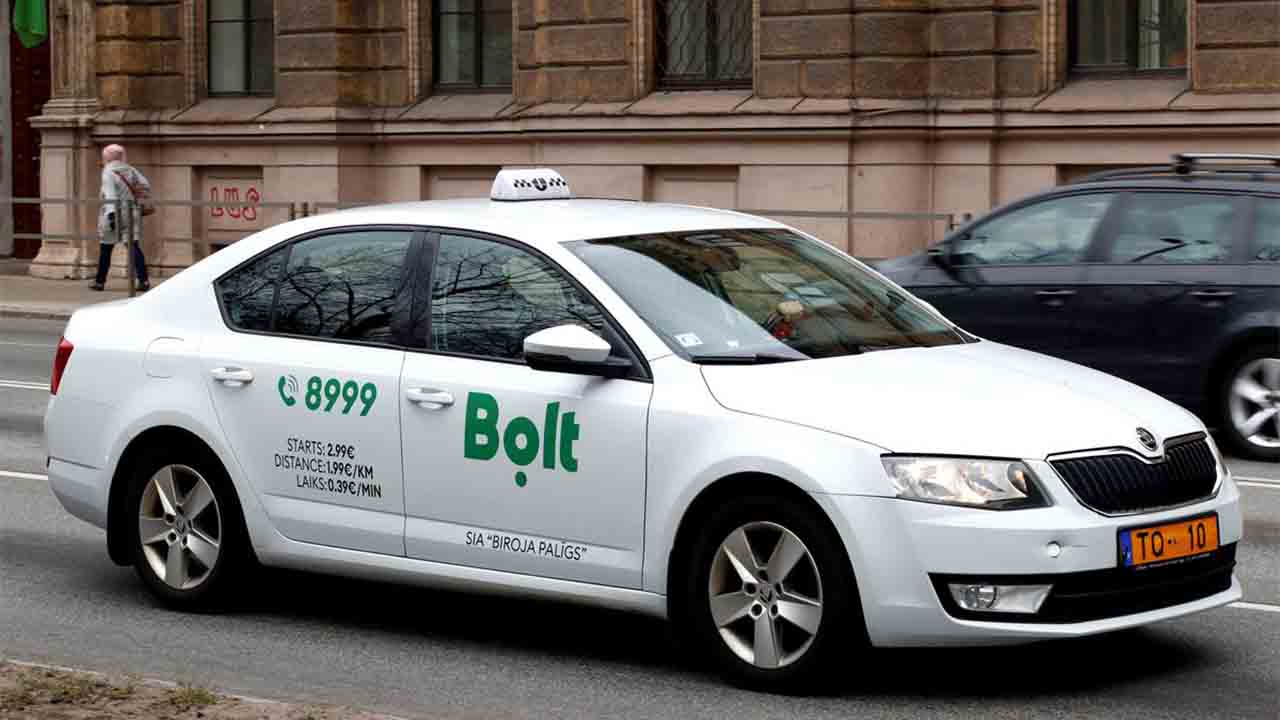 Permanecer de pié Limón Volar cometa El socio de Uber y Free Now, Bolt, comienza a trabajar en Barcelona con los  VTC - Todo Taxi