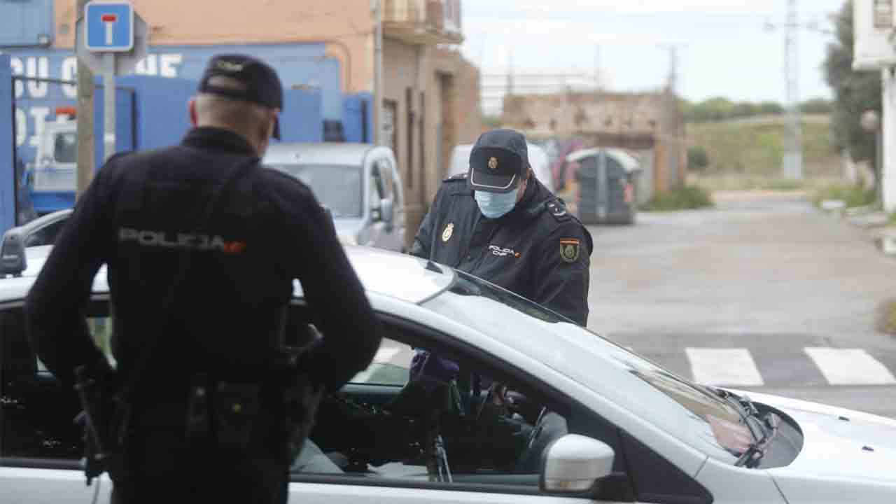 Un individuo secuestra a un taxista en Valencia después de atracar un supermercado