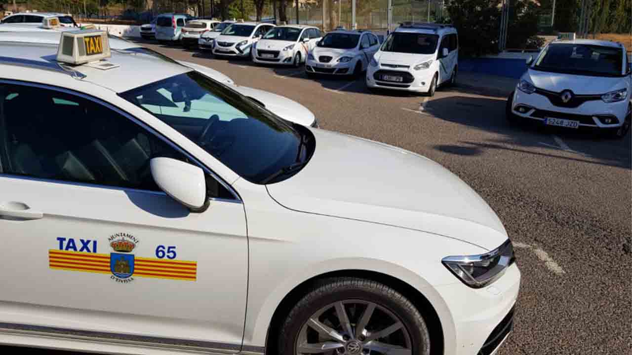 El Consell de Ibiza podría gestionar los taxis de toda la isla