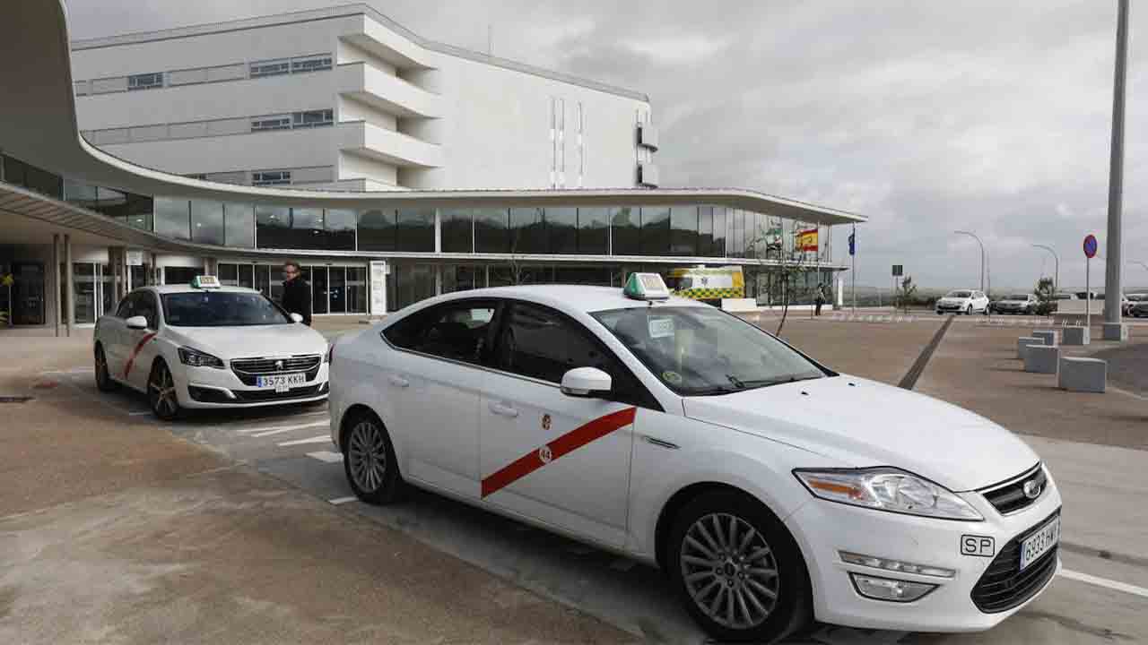 El taxi de Cáceres propone habilitar vehículos para quienes vayan a hacerse las PCR