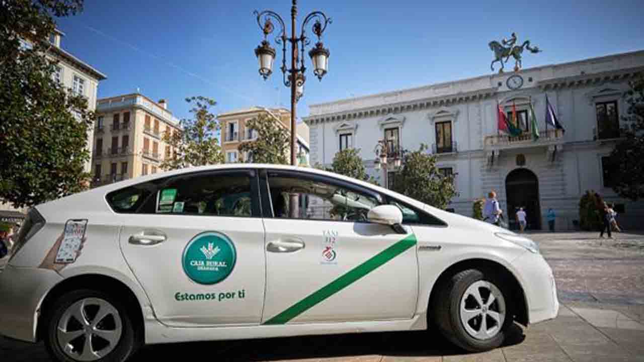 Granada estrena servicio de 'taxi único' en la primera Área de Prestación Conjunta