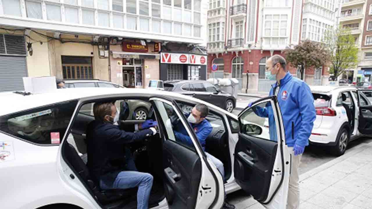 Santander regula la flota de taxis al 50% hasta noviembre