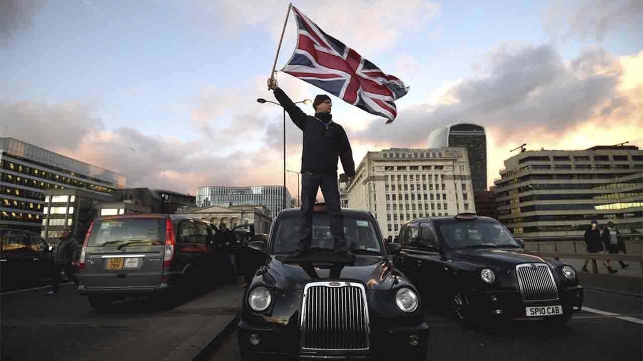 Uber está entregando datos de pasajeros y conductores a la policía británica
