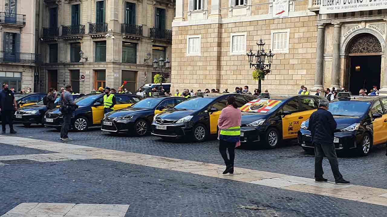 El AMB ofrece apoyo jurídico a los taxistas de Barcelona