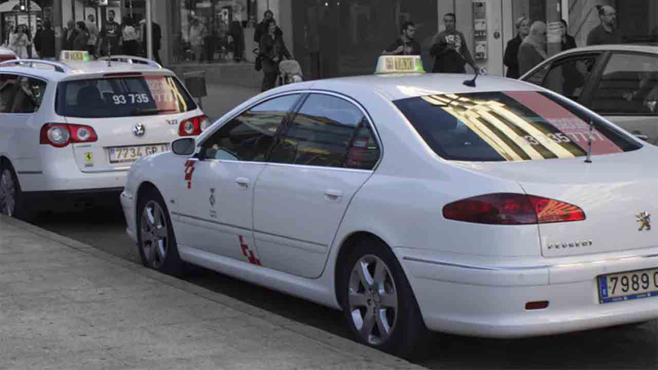 El Ayuntamiento de Terrassa estudia incorporar un servicio de taxi a demanda