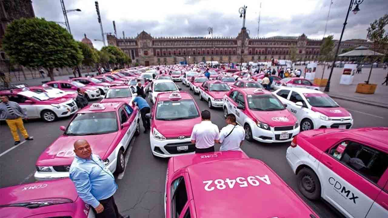 Los taxistas de Ciudad de México están hartos y amenazan con parar la ciudad el 12 de octubre