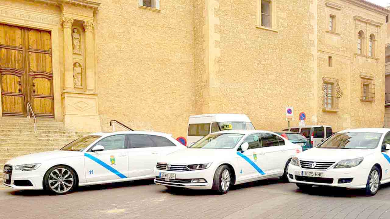 El Ayuntamiento de Hellín amplía las paradas de taxi en la población