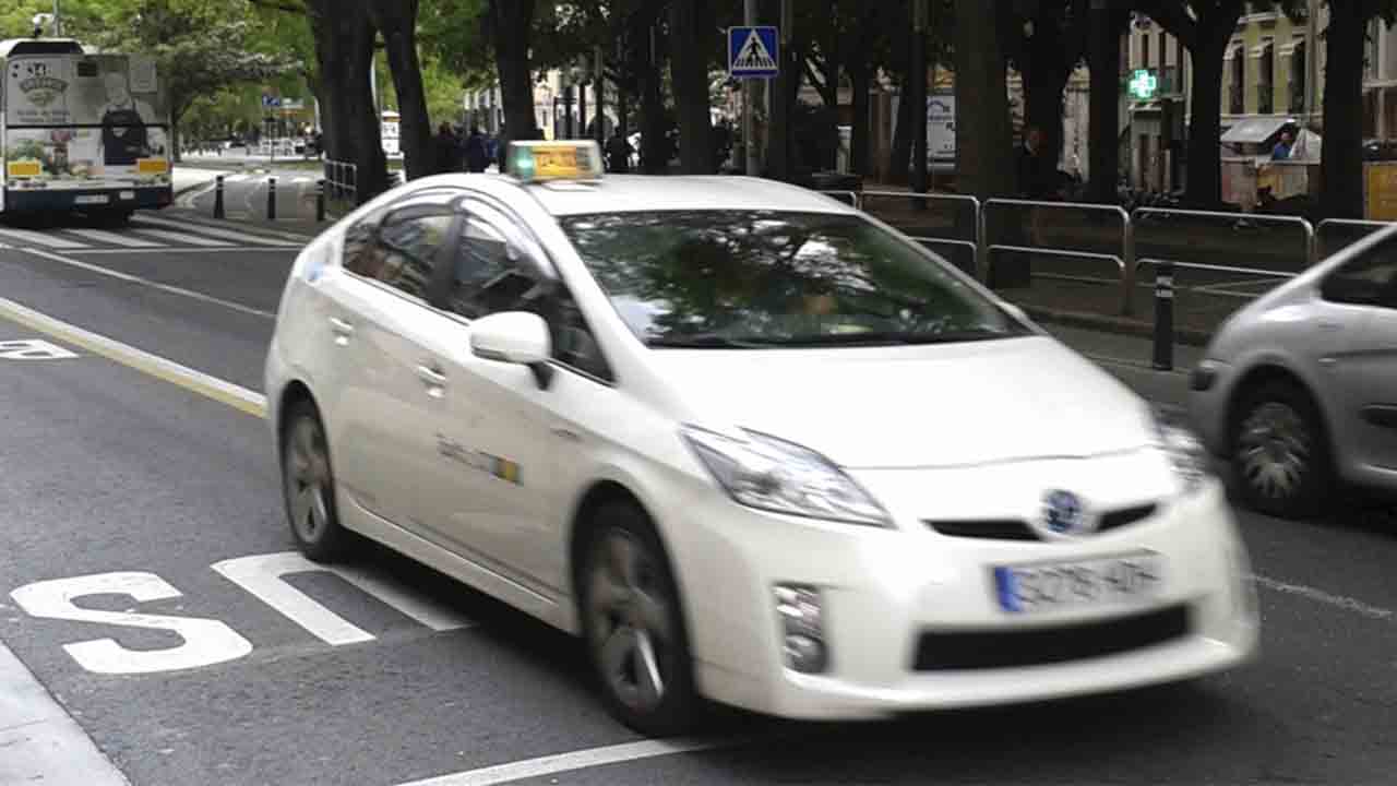 El taxi de Navarra pide ayudas al gobierno foral por la crisis del sector