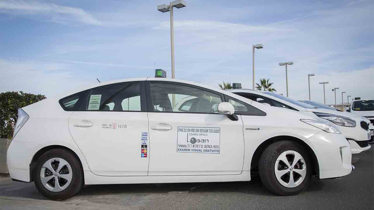 La Generalitat Valenciana prepara ayudas para el sector del taxi