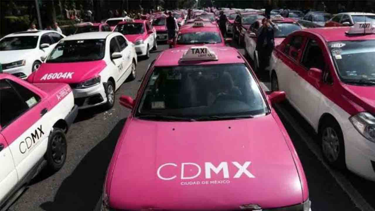 Los taxistas de CDMX protestan por la falta de créditos prometidos