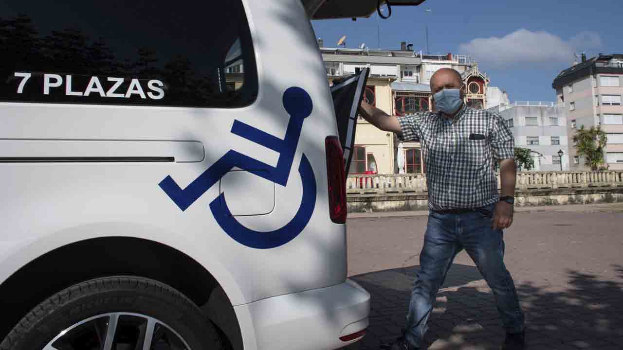Santander implanta el bono taxi para personas con discapacidad