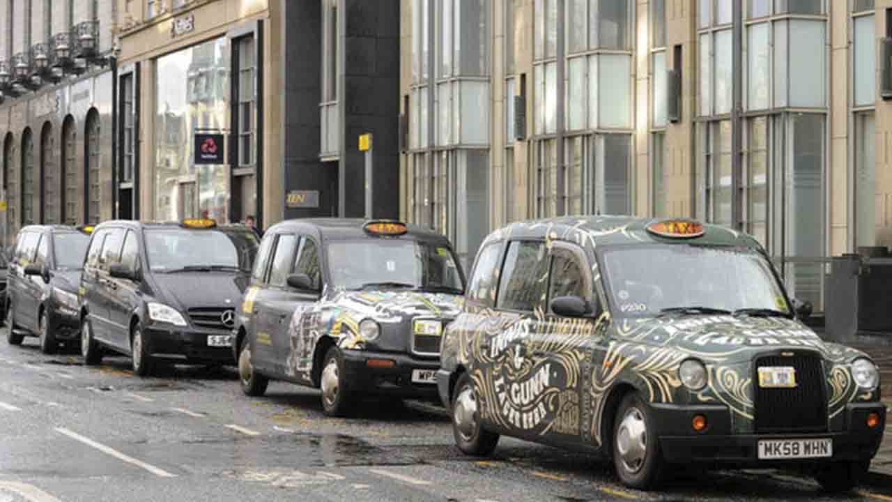 El Gobierno de Escocia deja a los taxistas tirados sin ayudas