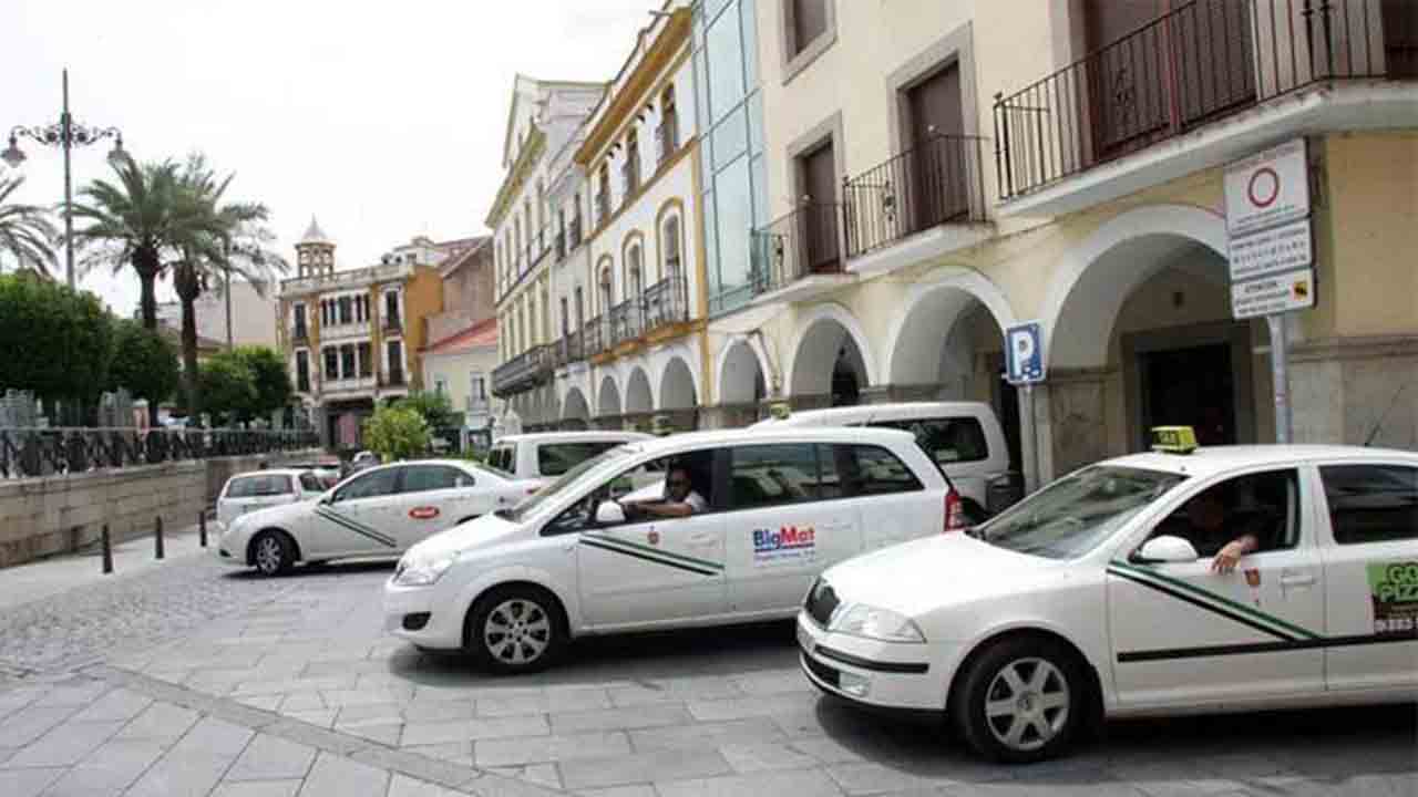Mérida deberá de incorporar las seis nuevas licencias de taxi que creó el PP en 2015