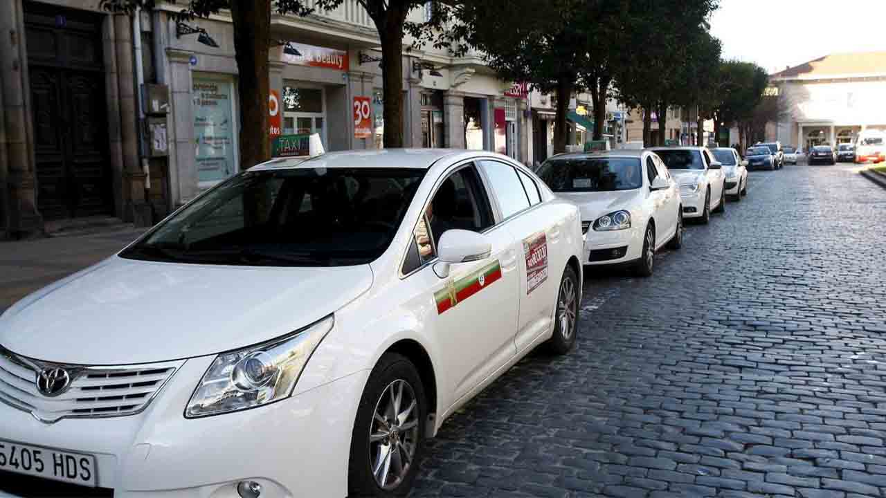 Torrelavega presenta la nueva ordenanza del taxi