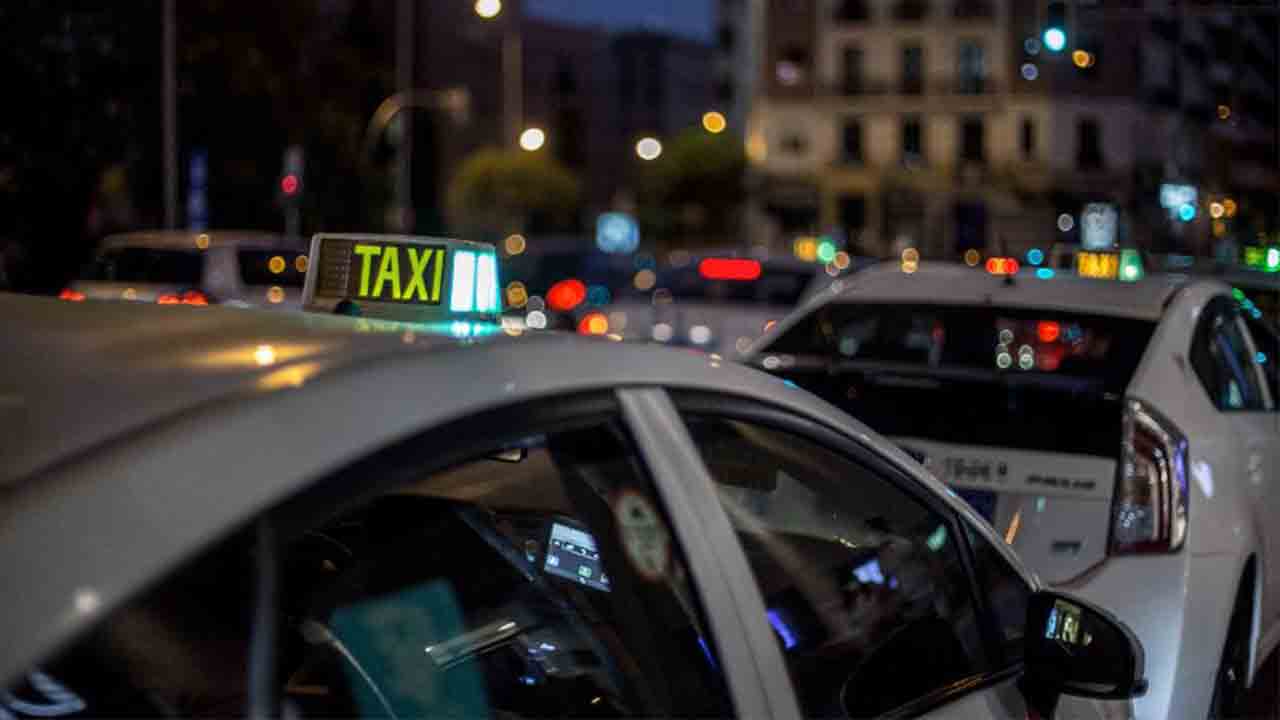 Avalmadrid presenta dos líneas de financiación nuevas como ayuda a los taxistas madrileños