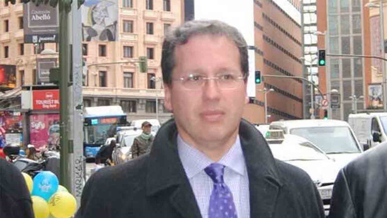 El abogado del taxi madrileño, Jose Andrés Díez, destituido tras comprar diez autorizaciones VTC