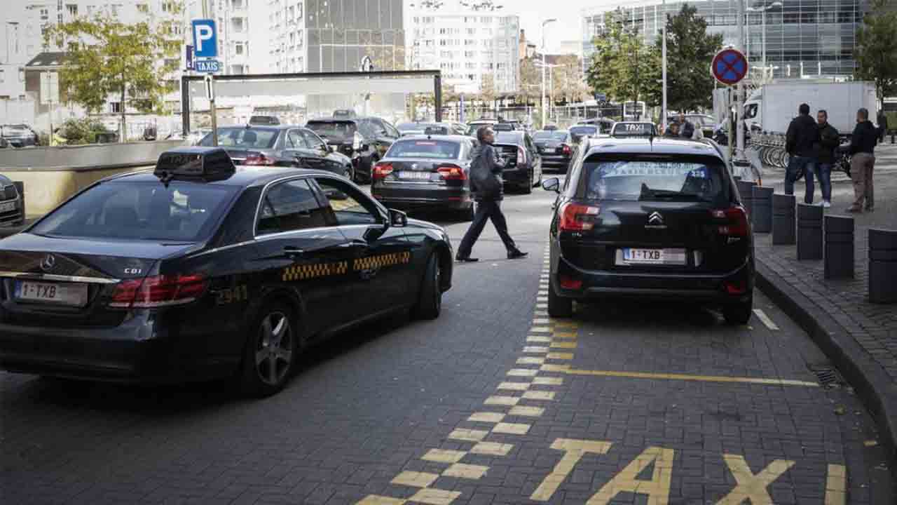 Los taxistas belgas exigen una app pÃºblica para resolver el problema de Uber